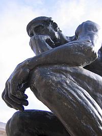 'De Denker' een bronzen beeldhouwwerk van de Franse beeldhouwer Auguste Rodin.